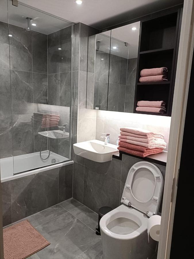 One West Point , Icon Tower Appartamento Londra Esterno foto
