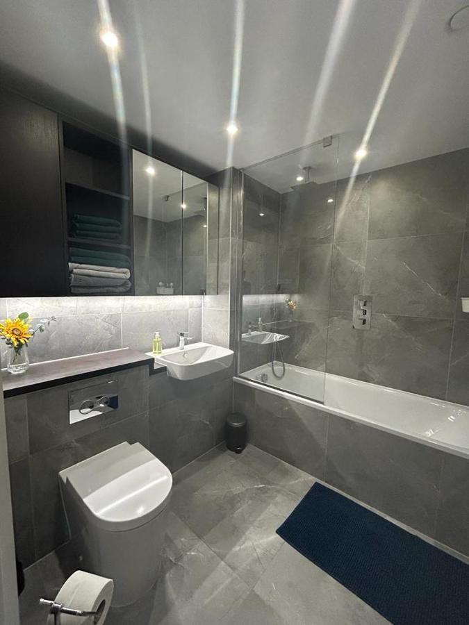 One West Point , Icon Tower Appartamento Londra Esterno foto